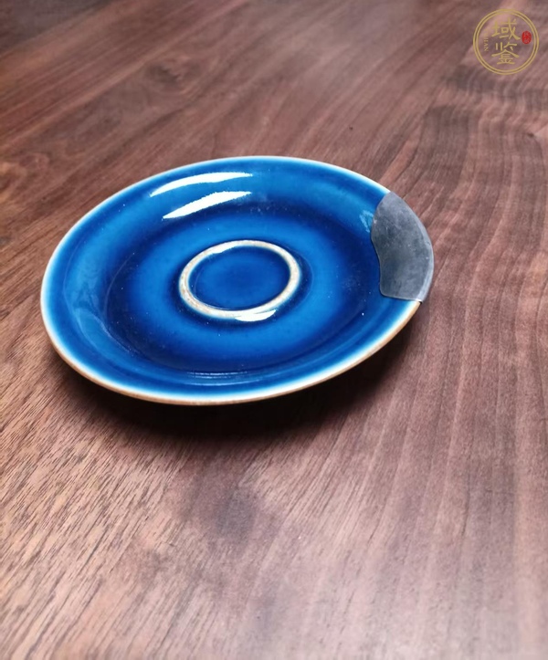 古玩陶瓷霽藍(lán)釉茶托真品鑒賞圖