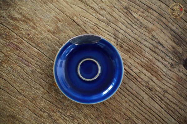 古玩陶瓷霽藍(lán)釉茶托真品鑒賞圖