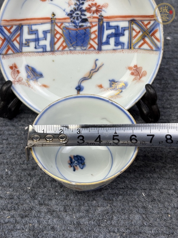 古玩陶瓷青花礬紅描金花鳥紋杯碟套真品鑒賞圖