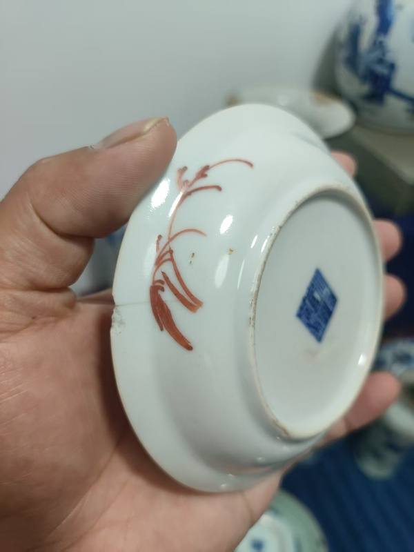 古玩陶瓷乾隆礬紅印章紋盞托拍賣,當前價格2800元