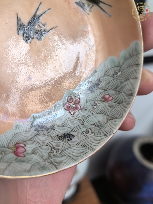 古玩陶瓷珊瑚紅粉彩海晏河清圖盤真品鑒賞圖