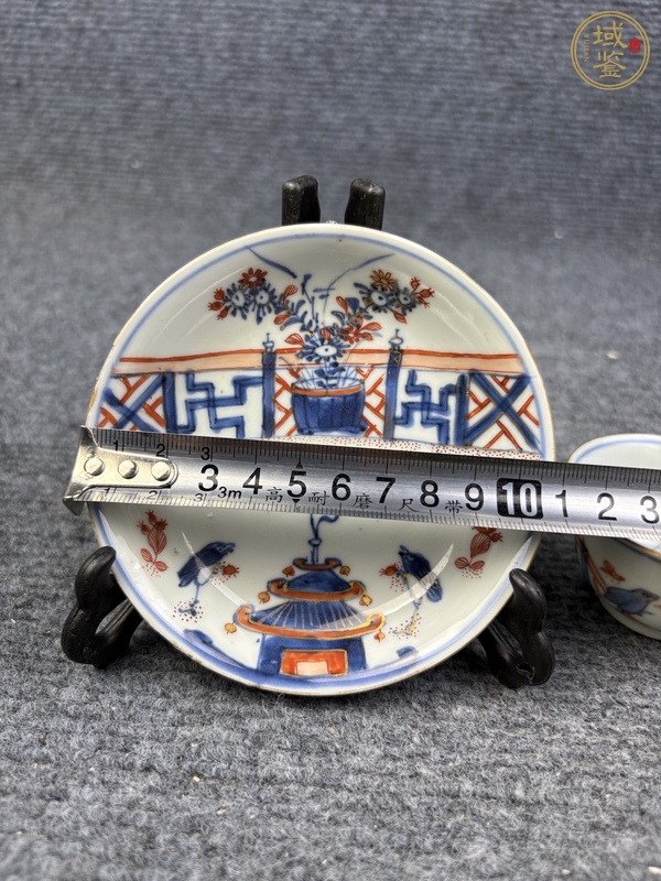 古玩陶瓷青花礬紅描金花卉紋杯碟套真品鑒賞圖