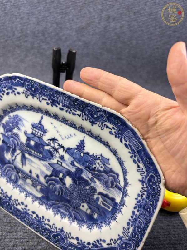 古玩陶瓷青花山水風(fēng)景紋盤真品鑒賞圖