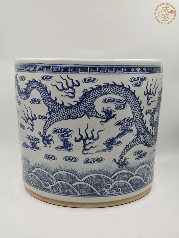古玩陶瓷青花雙龍戲珠紋香爐真品鑒賞圖