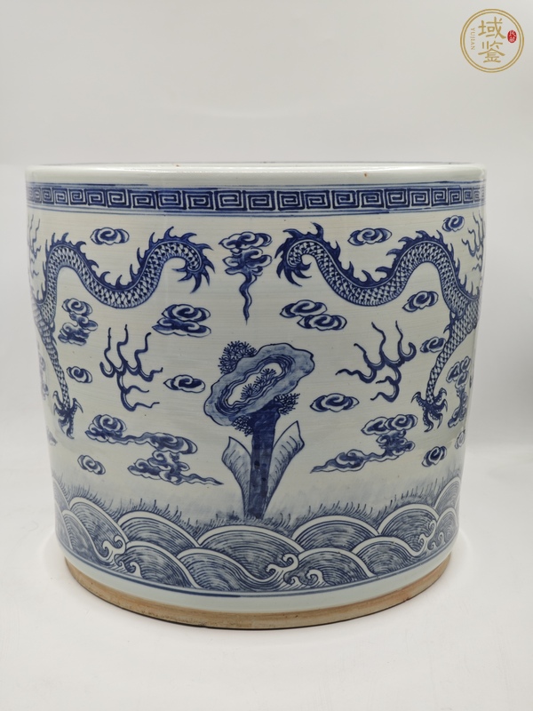 古玩陶瓷青花雙龍戲珠紋香爐真品鑒賞圖