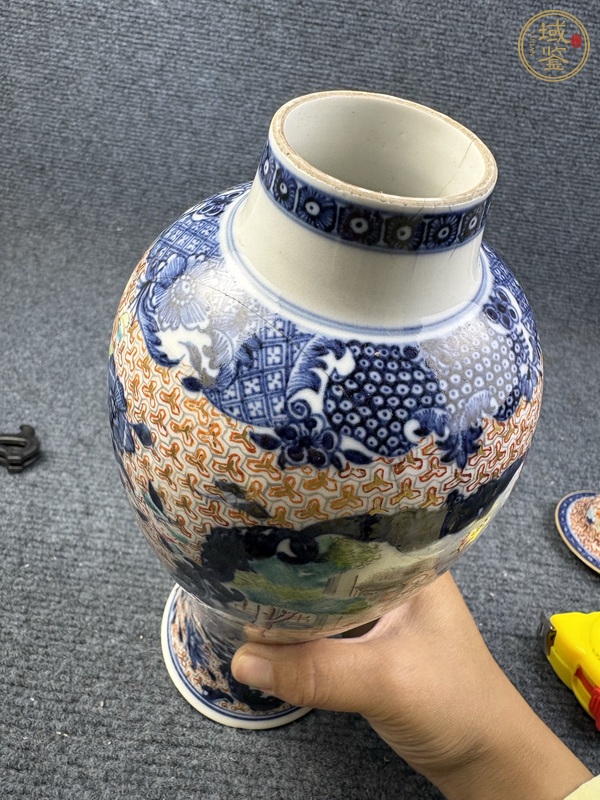 古玩陶瓷乾隆廣彩滿大人大蓋瓶真品鑒賞圖