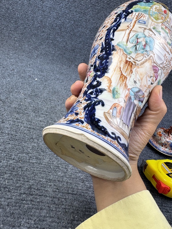 古玩陶瓷乾隆廣彩滿大人大蓋瓶真品鑒賞圖
