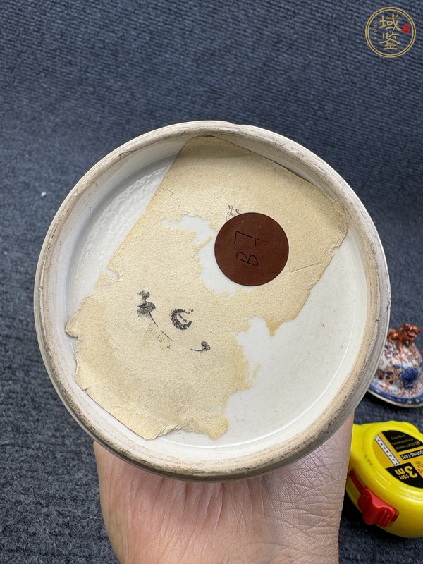 古玩陶瓷乾隆廣彩滿大人大蓋瓶真品鑒賞圖