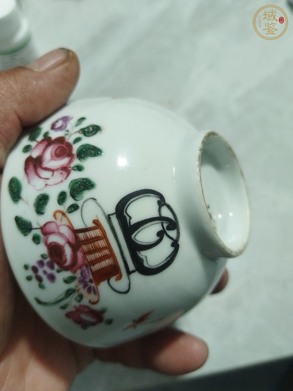 古玩陶瓷粉彩花卉杯真品鑒賞圖