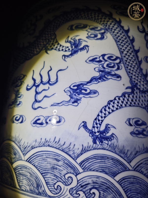 古玩陶瓷青花雙龍戲珠紋香爐真品鑒賞圖