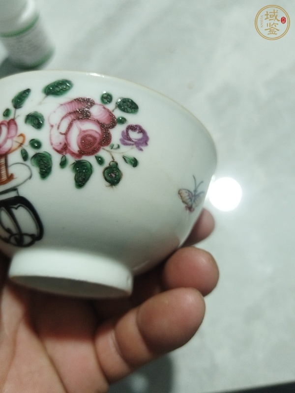 古玩陶瓷粉彩花卉杯真品鑒賞圖