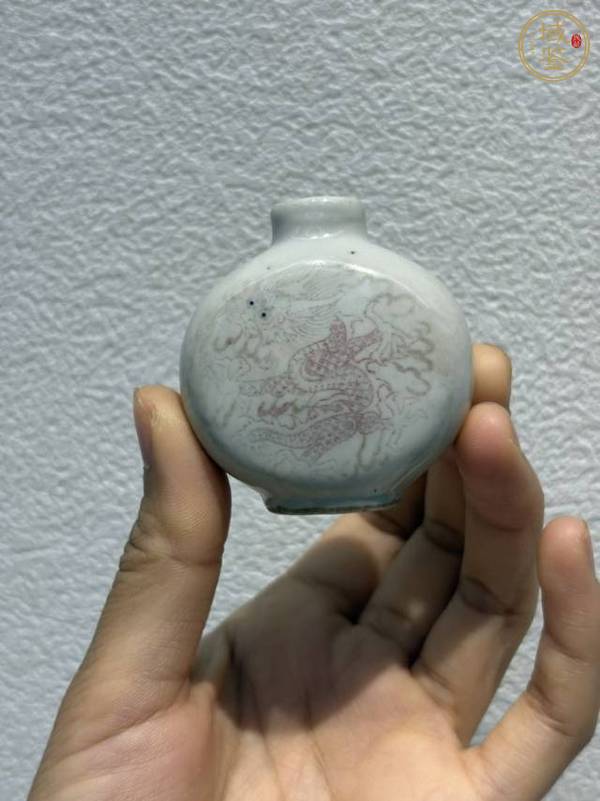 古玩陶瓷釉里紅龍紋鼻煙壺真品鑒賞圖