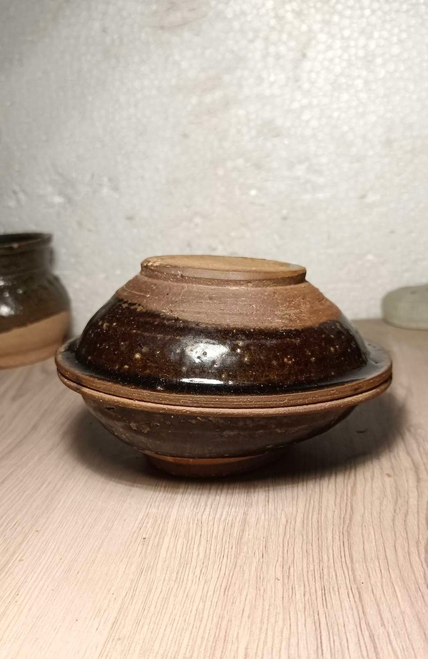 古玩陶瓷南宋.吉州窯系褐釉茶盞(雙盞連體)拍賣，當(dāng)前價格0元
