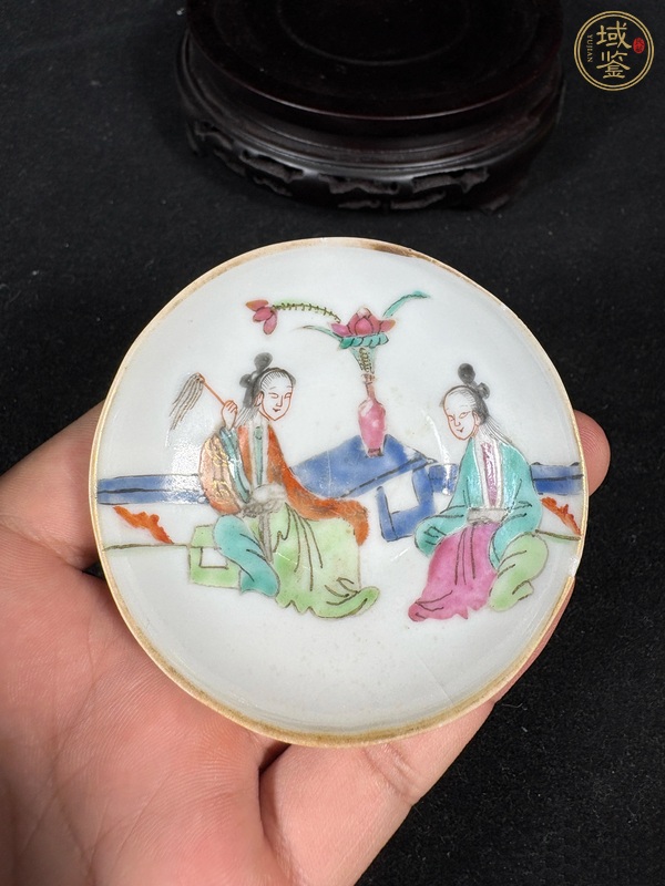 古玩陶瓷仕女紋粉彩盤真品鑒賞圖