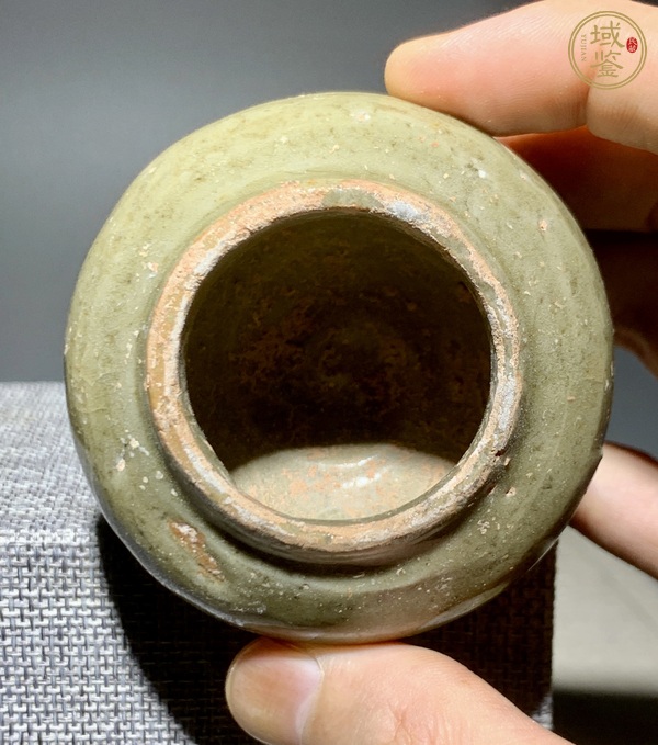 古玩陶瓷龍泉青瓷蓋罐真品鑒賞圖