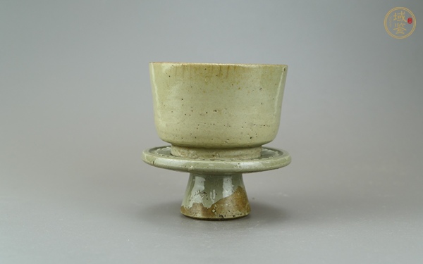 古玩陶瓷龍泉青瓷杯和托真品鑒賞圖