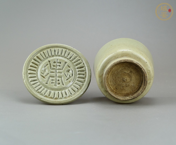 古玩陶瓷龍泉青瓷杯和托真品鑒賞圖