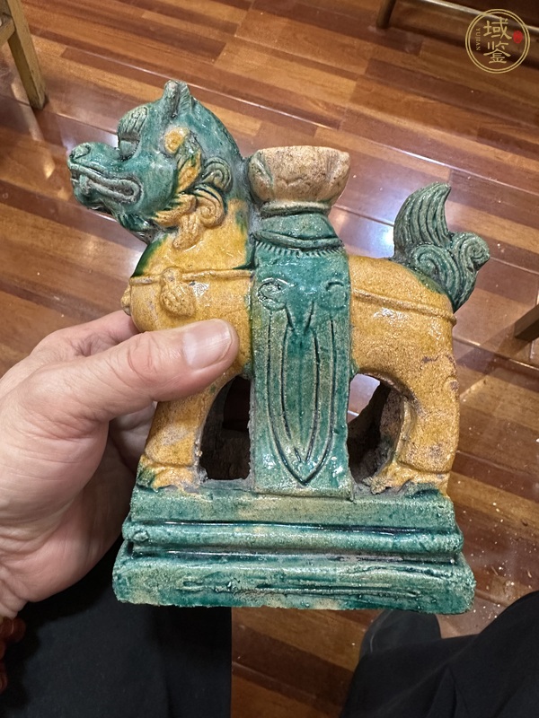 古玩陶瓷三彩瑞獸真品鑒賞圖