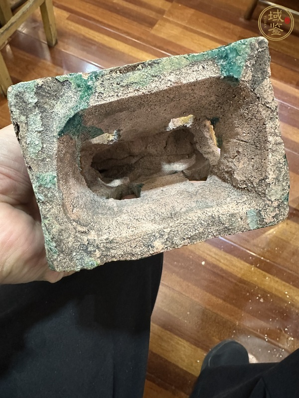 古玩陶瓷三彩瑞獸真品鑒賞圖