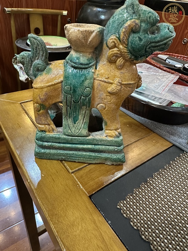 古玩陶瓷三彩瑞獸真品鑒賞圖