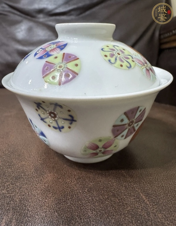 古玩陶瓷清代皮球花蓋碗真品鑒賞圖
