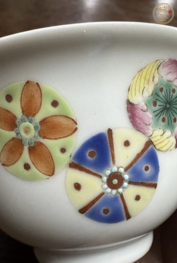 古玩陶瓷清代皮球花蓋碗真品鑒賞圖