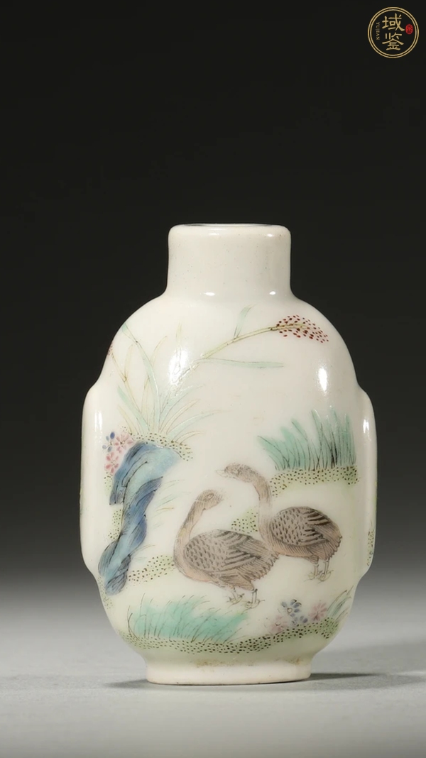 古玩陶瓷粉彩鼻煙壺真品鑒賞圖