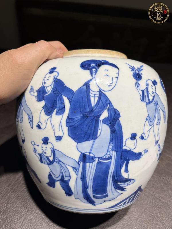 古玩陶瓷仕女嬰戲紋青花罐真品鑒賞圖