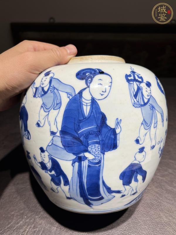 古玩陶瓷仕女嬰戲紋青花罐真品鑒賞圖