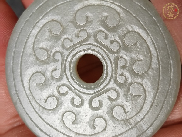 古玩玉器和田玉雕“卷云紋璧”真品鑒賞圖