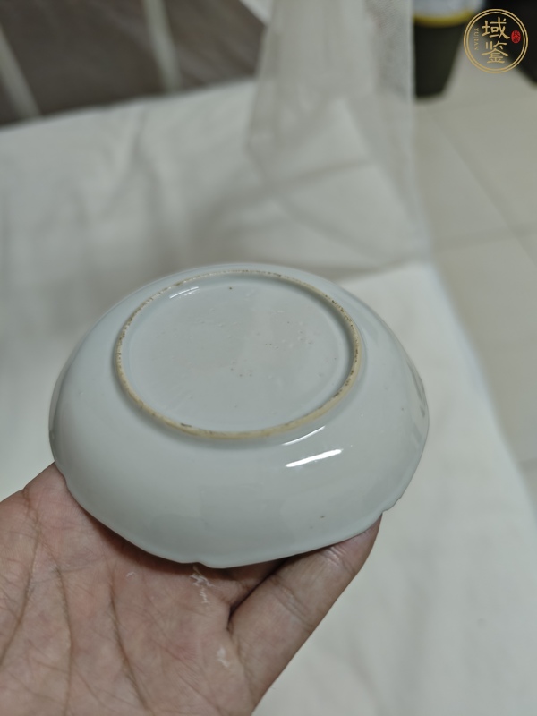 古玩陶瓷花鳥紋礬紅杯盤真品鑒賞圖