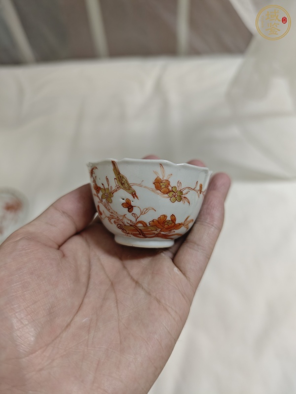 古玩陶瓷花鳥紋礬紅杯盤真品鑒賞圖