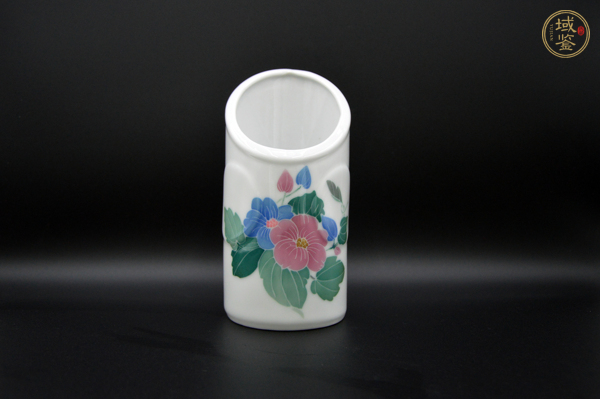 古玩陶瓷彩繪花卉紋筆筒真品鑒賞圖