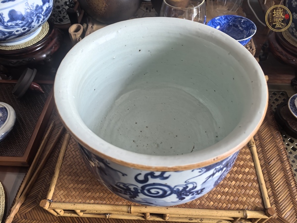 古玩陶瓷青花云龍紋香爐真品鑒賞圖