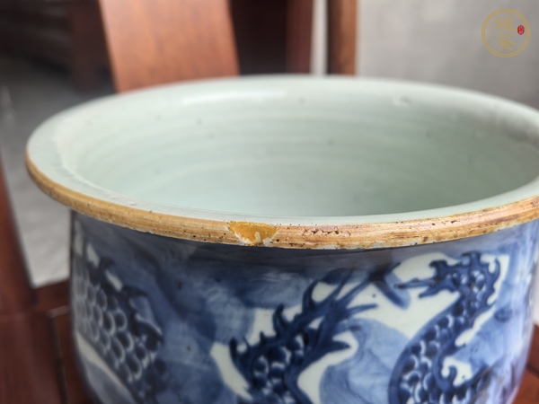 古玩陶瓷青花云龍紋香爐真品鑒賞圖