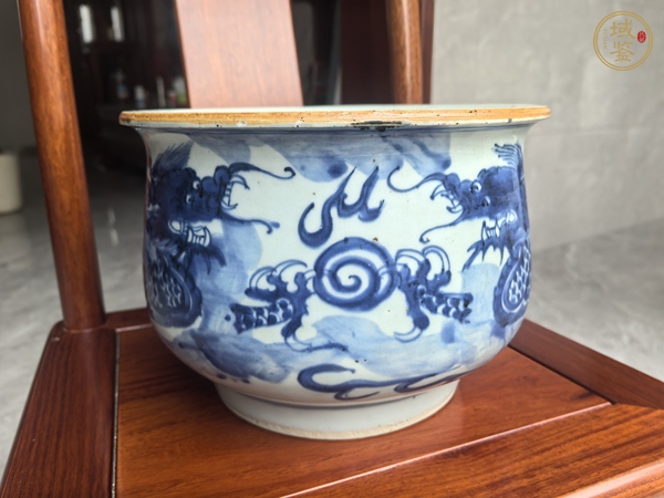 古玩陶瓷青花云龍紋香爐真品鑒賞圖