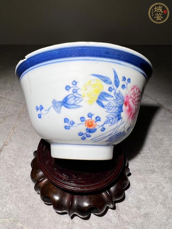 古玩陶瓷料彩花卉紋茶碗真品鑒賞圖