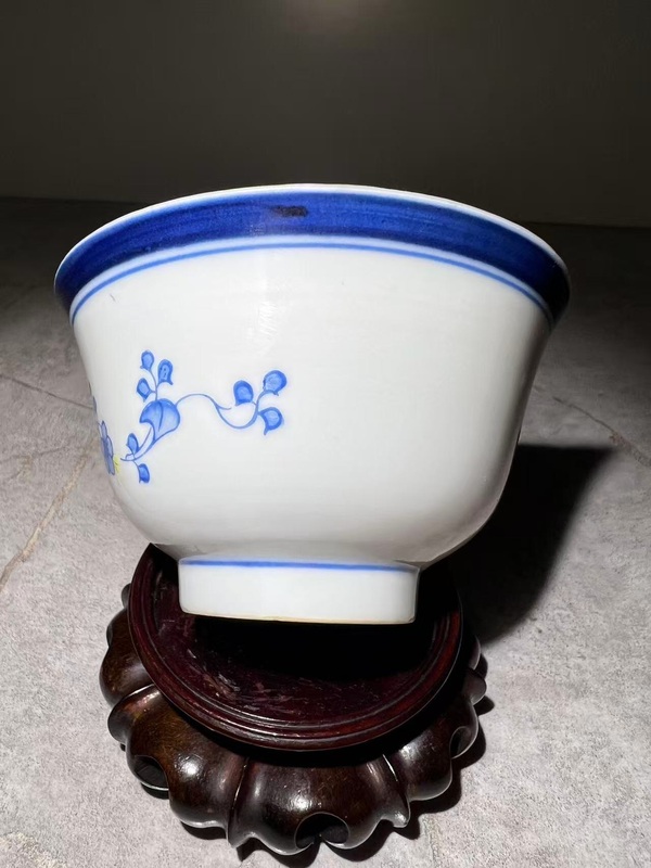 古玩陶瓷(大清光緒年制款)粉彩花卉紋茶碗(官窯制品)拍賣,當前價格0元
