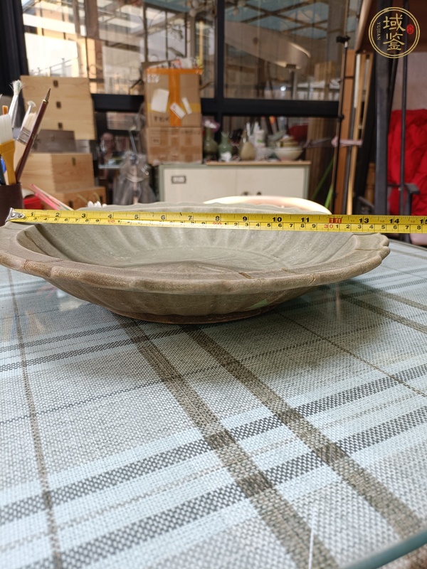 古玩陶瓷龍泉青瓷菱口盤真品鑒賞圖