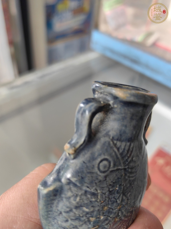 古玩陶瓷藍(lán)釉雙魚(yú)藥瓶真品鑒賞圖