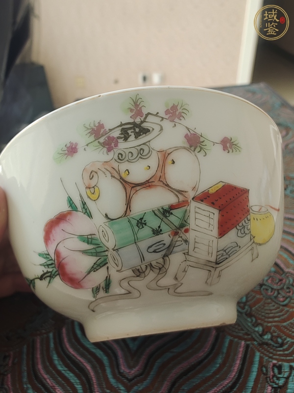 古玩陶瓷博古圖粉彩碗真品鑒賞圖
