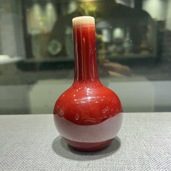 古玩陶瓷郎紅釉天球瓶拍賣，當(dāng)前價(jià)格3200元
