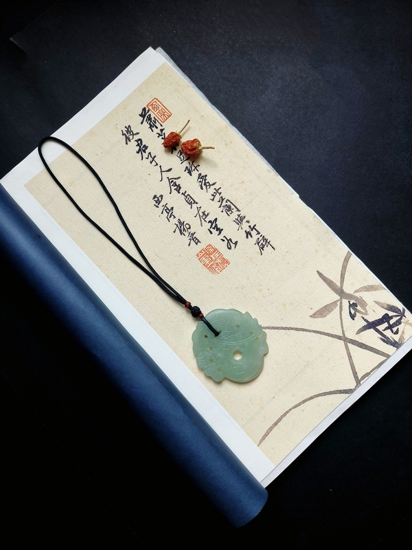 古玩轉賣清代老冰種翡翠玉佩拍賣，當前價格180元