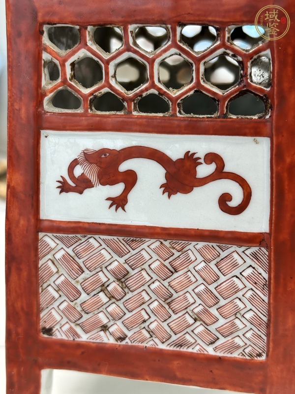 古玩陶瓷日本明治礬紅獸鈕 香薰真品鑒賞圖