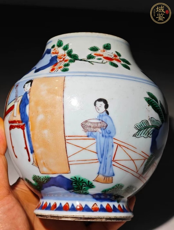 古玩陶瓷青花五彩人物罐真品鑒賞圖