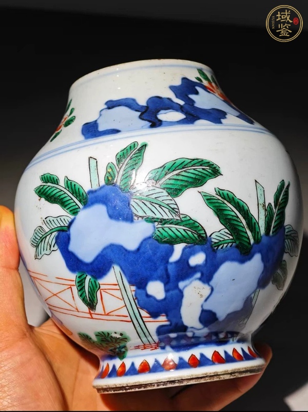 古玩陶瓷青花五彩人物罐真品鑒賞圖