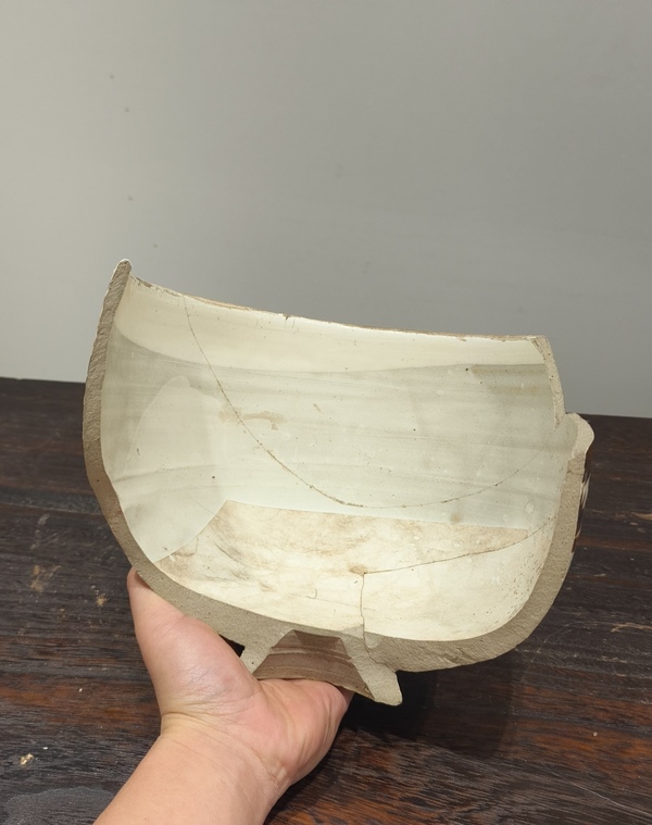 古玩陶瓷白地褐彩花卉紋標(biāo)本拍賣，當(dāng)前價(jià)格0元