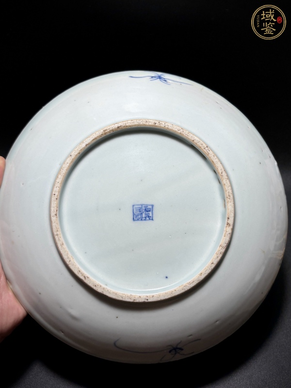 古玩陶瓷青花纏枝花卉紋臥盤真品鑒賞圖