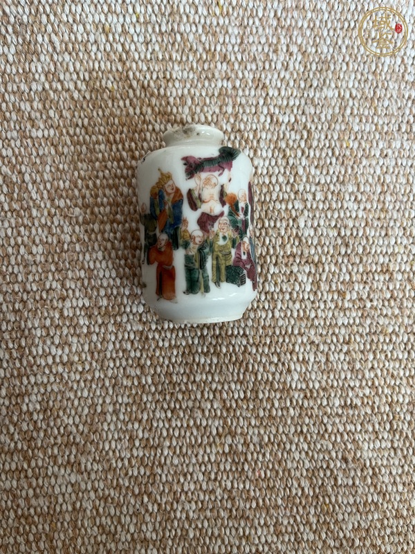 古玩陶瓷粉彩人物故事鼻煙壺真品鑒賞圖