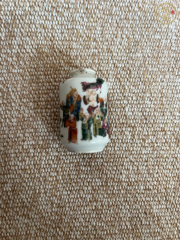 古玩陶瓷粉彩人物故事鼻煙壺真品鑒賞圖